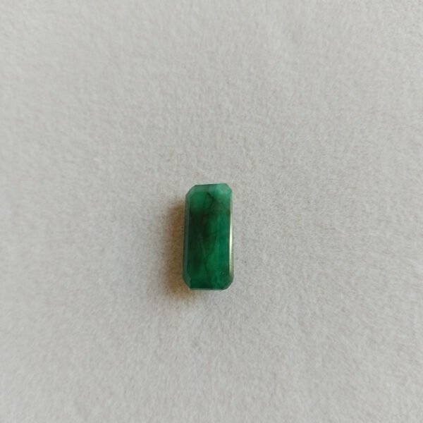 LAES01 Esmeralda 4.4ct