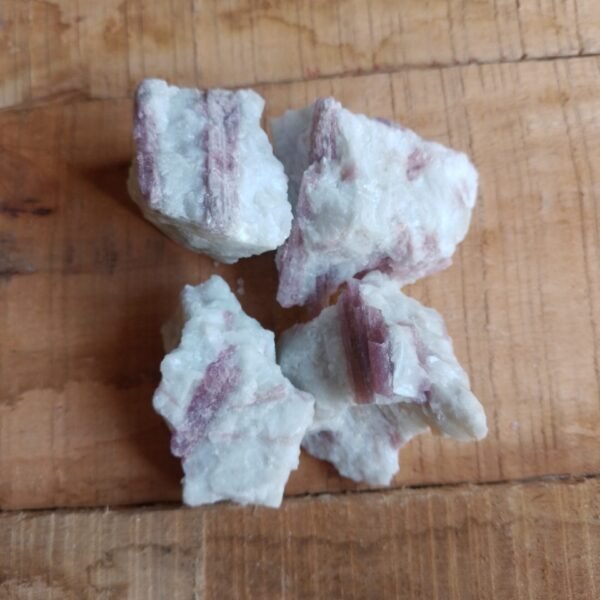 Turmalina Rosa na Matriz M