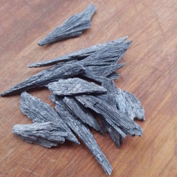 CP13ExP Cianita Preta ExP