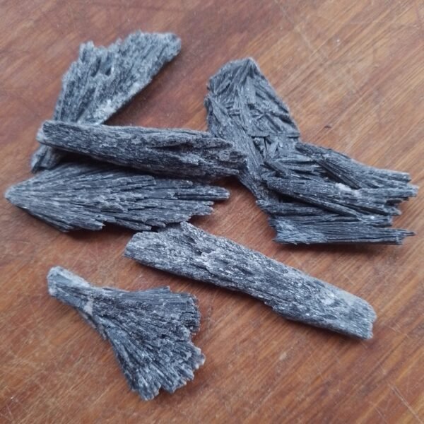 CP13PP Cianita Preta PP